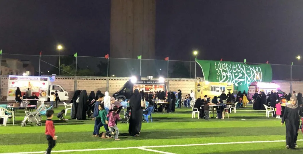 بالصور.. 15 ركنًا في «صفا» صفوى تستقطب 2500 زائر