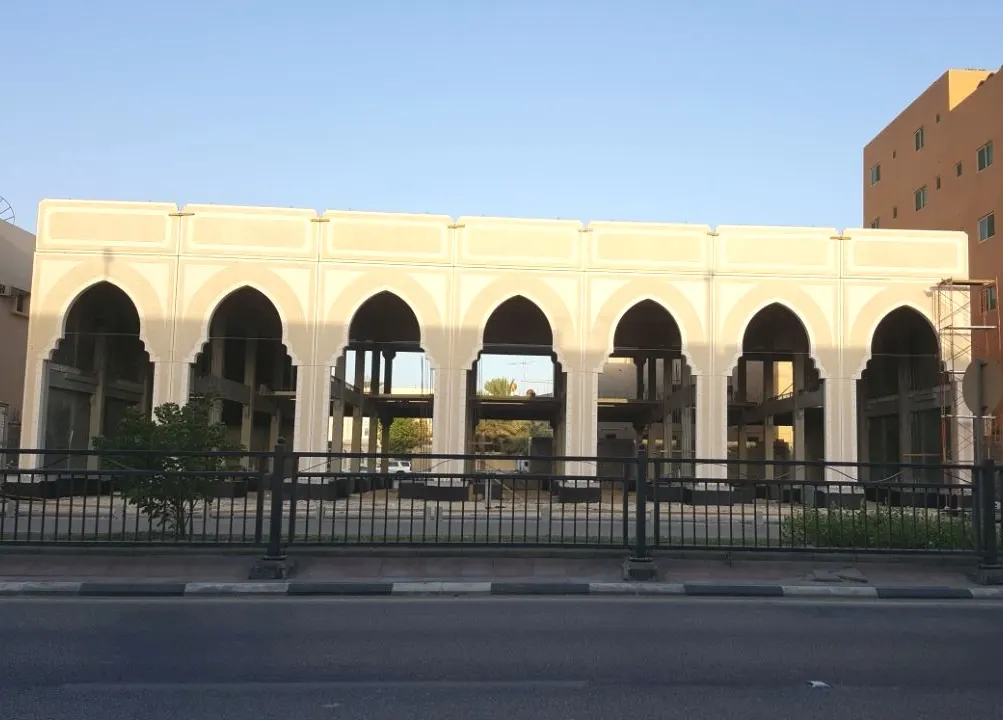 فرصة استثمارية.. معارض تجارية للإيجار على شارع القدس بالقطيف