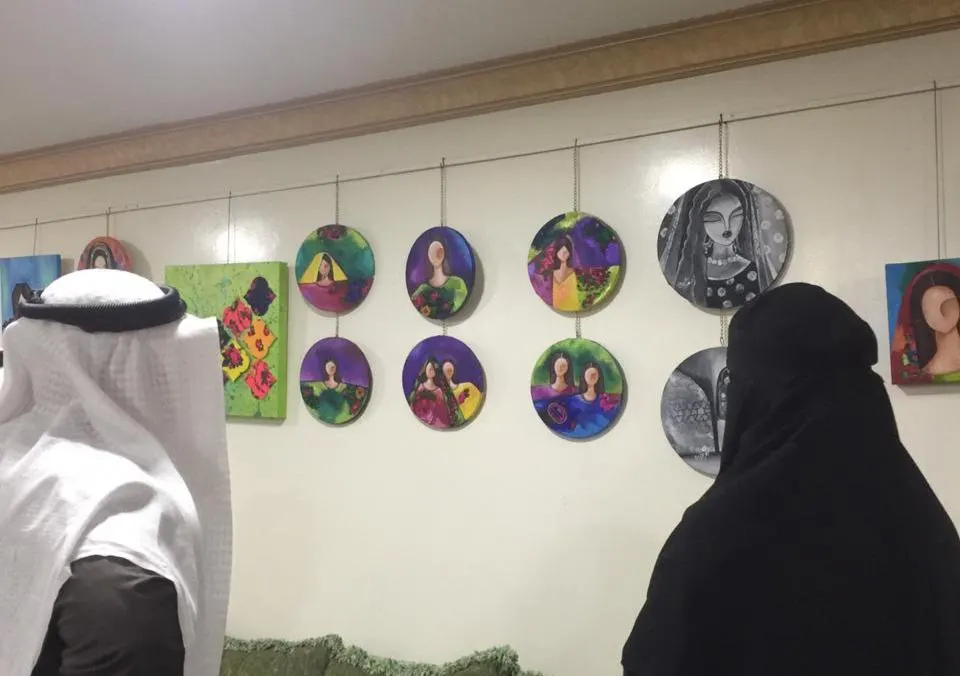 الحساوي: ألهمتني والدتي الفن.. فألقت الخادمة جميع أعمالي