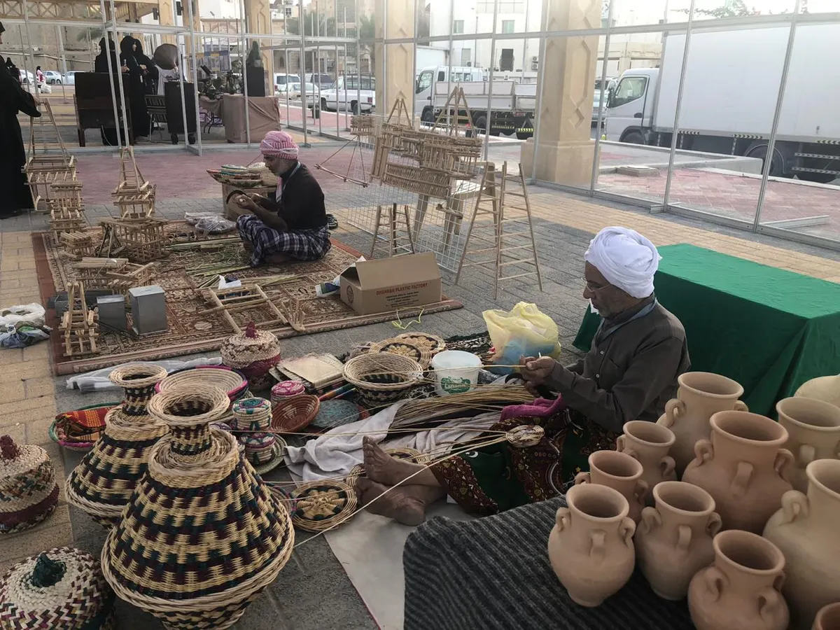 تنمية القطيف تعيد الأجواء التراثية والحنين للماضي في براحة القلعة.. شاهد الصور