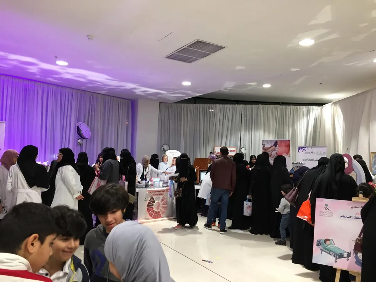 في القطيف.. «وهن على وهن» تصحّح خرافات الحمل والولادة لـ320 زائرًا في يومها الأخير