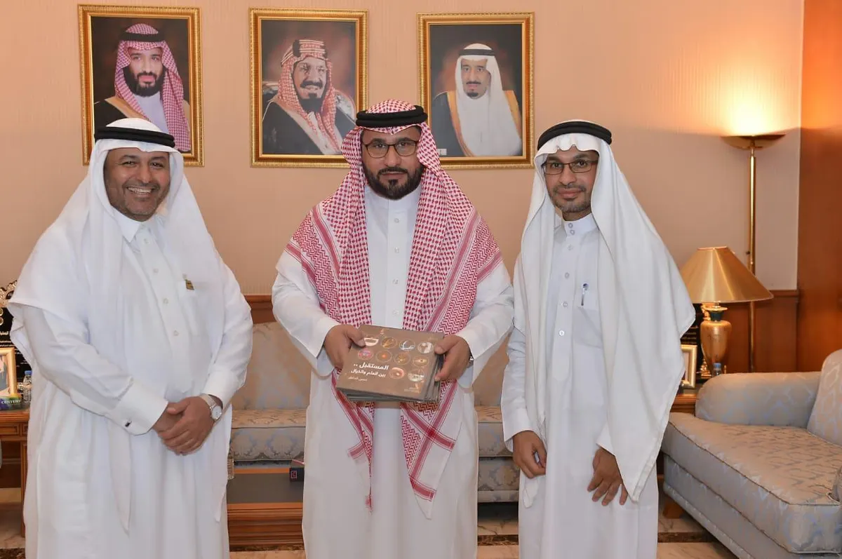 من القديح.. الخاطر يهدي محافظ القطيف الخيال العلمي والتوقعات المستقبلية