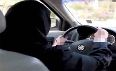 في أم الحمام.. أول كابتن كريم تروي مواقفها الطريفة مع الركاب