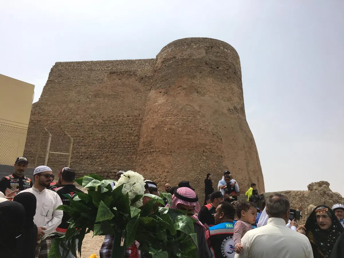 بالصور.. «شتاء تاروت» بدأ برحلة عائلية وانتهى بكرنفال ثقافي سياحي