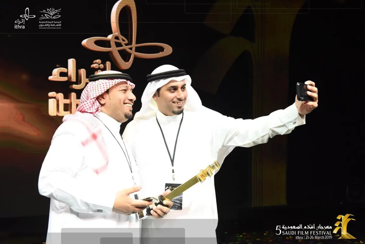 من سنابس بعد حكايته في 30 دقيقة.. «أبو ناصر» يتوّج الأخوين الجيراني بنخلة ذهبية