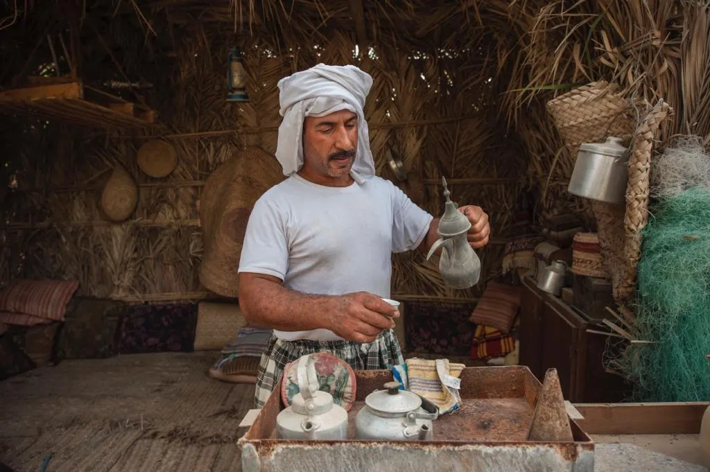 العوامية.. العبدالجبار فلاح حول أرضه متحفًا تراثيًا