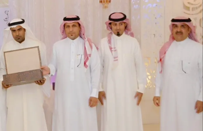 في وقفة وفاء بالقطيف.. آل صفر غائب حاضر بين 100 مكرم