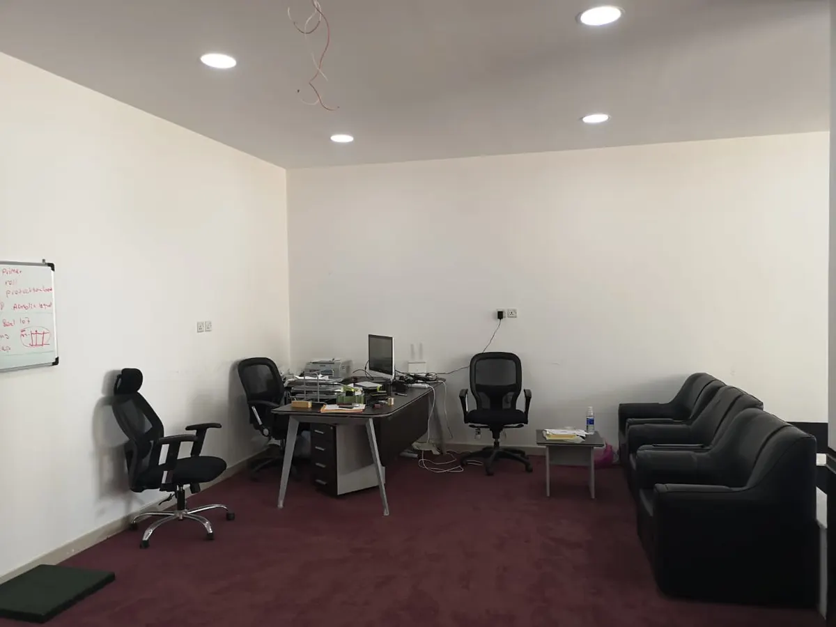 للتقبيل.. محل بمساحة ١٢٠ متر يقع على شارع أحد بالقطيف