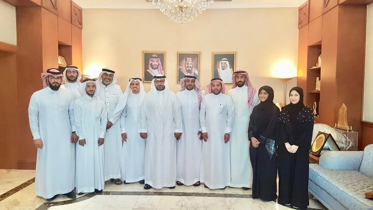 محافظ القطيف يلتقي بالضامن والدوسري ومتطوعي وسط العوامية