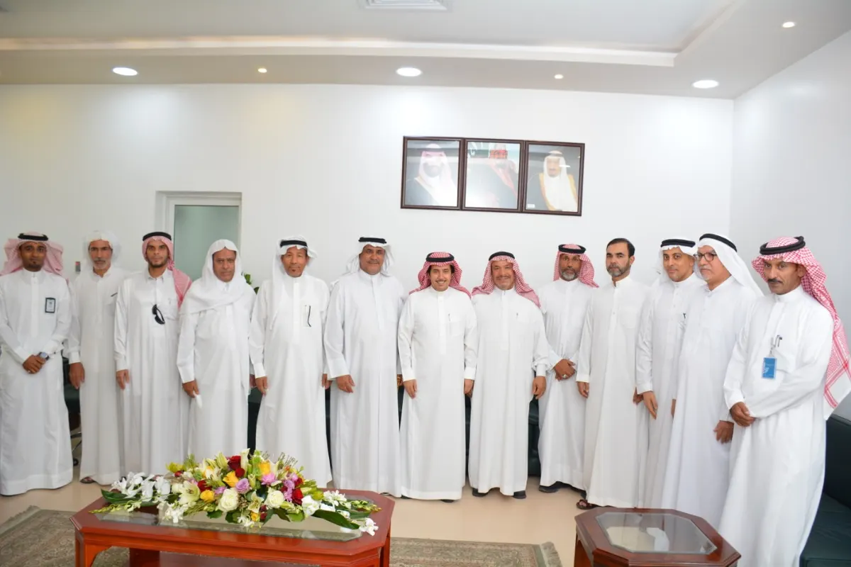 التوبي تعايد رئيس بلدية القطيف وتضع مطالب الأهالي على طاولته مجددًا