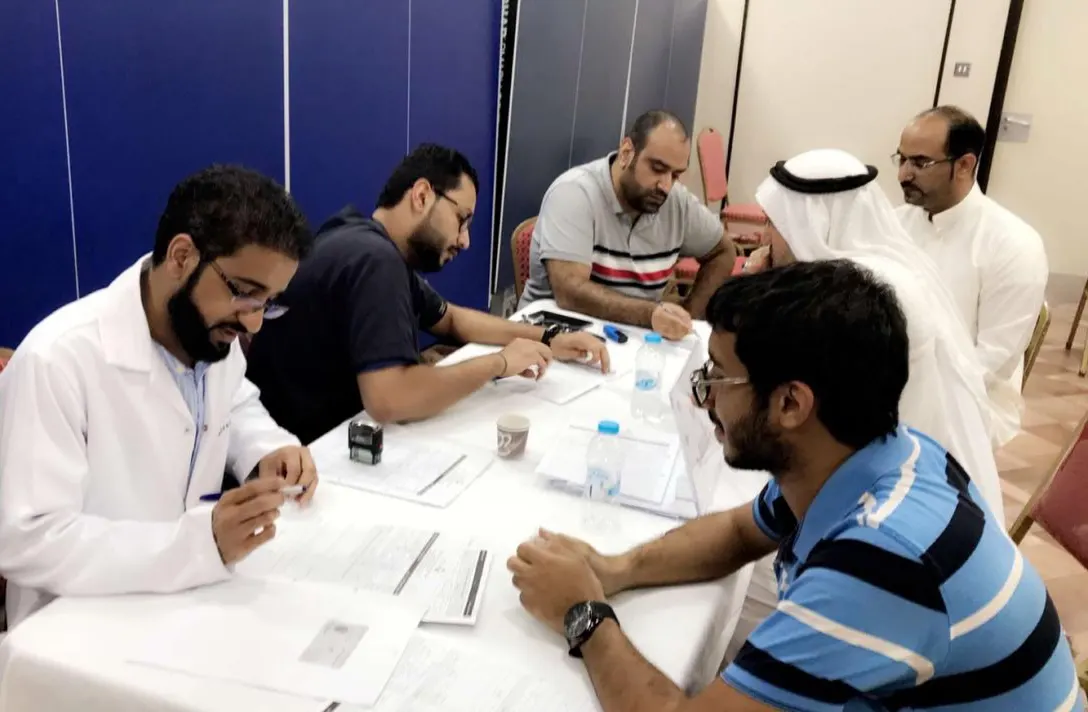 في صفوى.. 157 متبرعًا يعوضون «دمك حياة» عن ليلتها الأولى