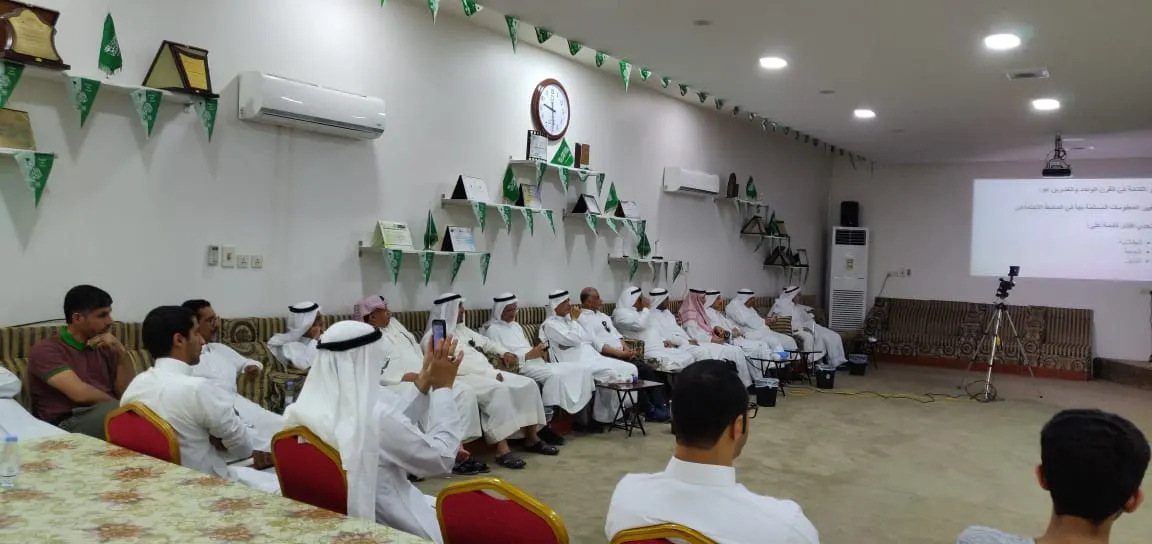 بديوانية سنابس.. الكتابة تحت المجهر وآل درويش ينتقد وضع التعليم في القرن 21