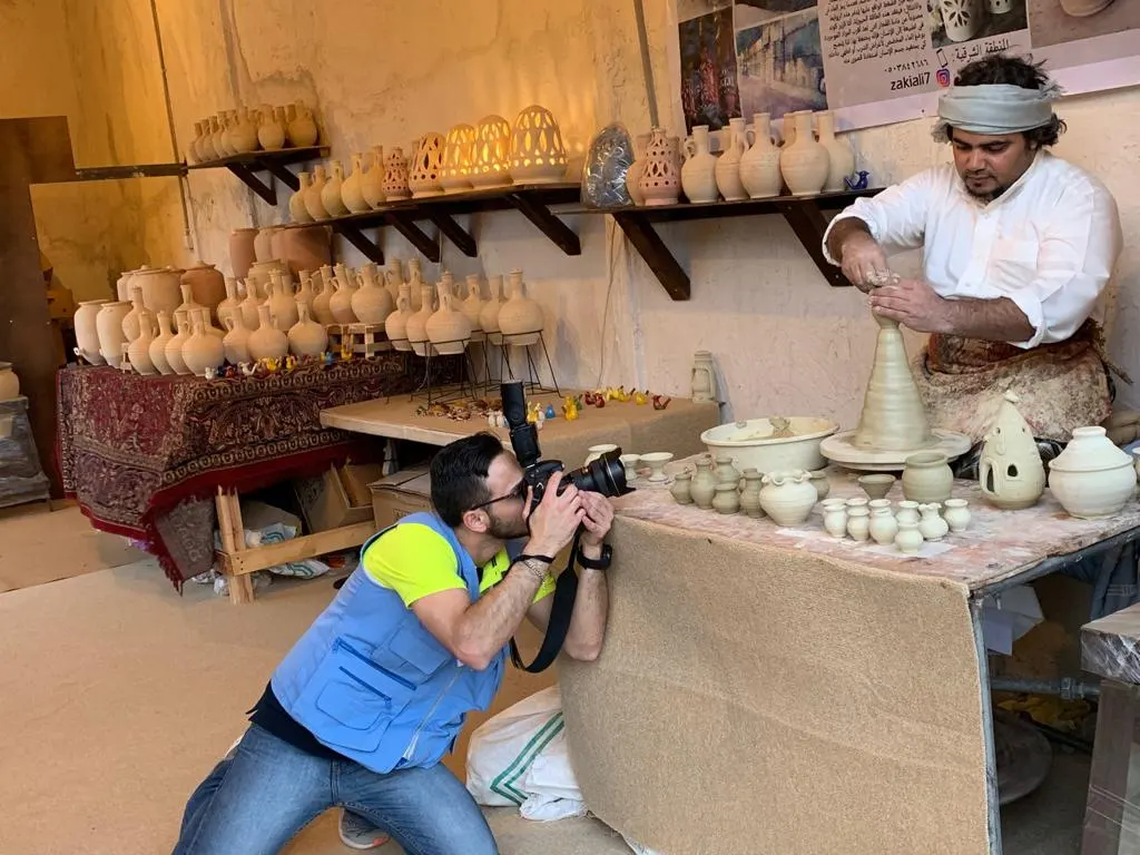 في الطائف.. «شربة ماء قطيفية» تستوقف زوار سوق عكاظ
