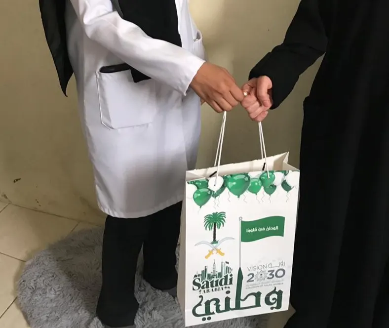 60 هدية لمرضى الرعاية المنزلية في القطيف