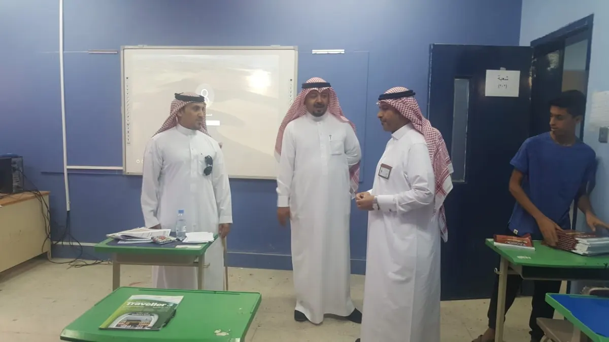 في القطيف.. مدير التعليم يواصل تفقدّ المدارس ويحث الطلبة على الجد والمثابرة
