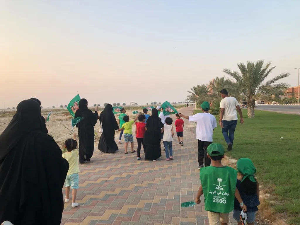 في صفوى.. مسيرة الساعتين مشيًا تجمع 200 مشارك على حب الوطن