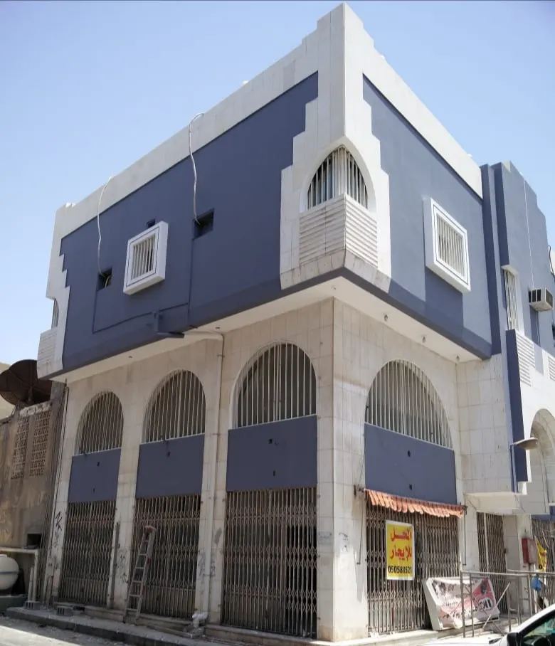 للإيجار.. محلات تجارية في حي باب الشمال بالقطيف