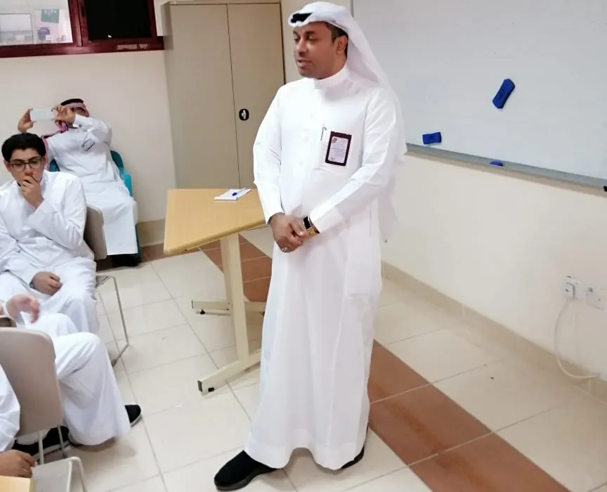 العجيان لـ40 متفوقًا: تشتت الانتباه يواجه ذوي القدرة الفائقة.. والتسريع غير صحي دائمًا