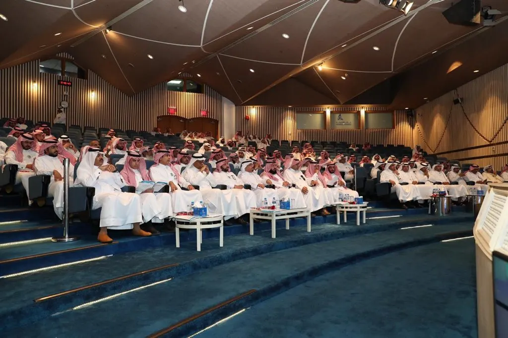 الفرج والعلقم تعرضان تجربتيهما في اليوم العالمي للمعلمين بغرفة الشرقية