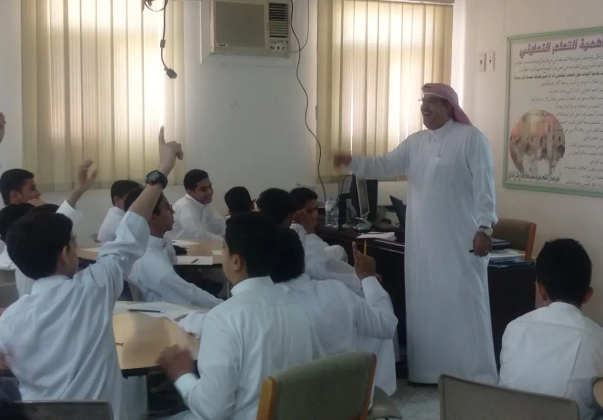 في صفوى.. آل حمدان يسافر بـ 30 متدربًا في رحلة المذاكرة من البداية وحتى ورقة الامتحان