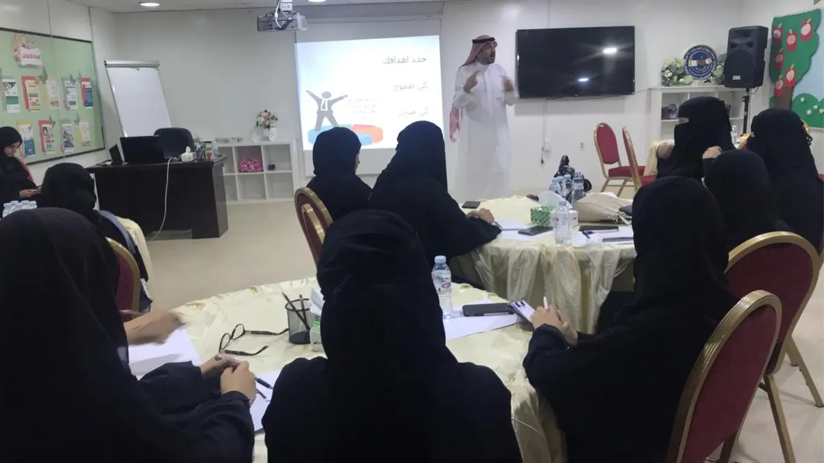 في سيهات.. الملا لـ25 سيدة: تحتجن إلى إنترنت وجهاز محمول للوصول إلى التسويق العالمي