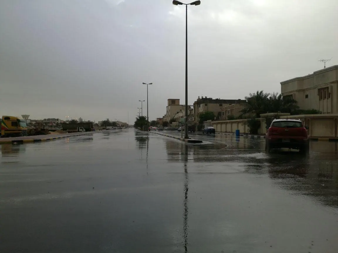 بلدية القطيف تستعد للأمطار بـ 40 صهريجًا و55 مضخة