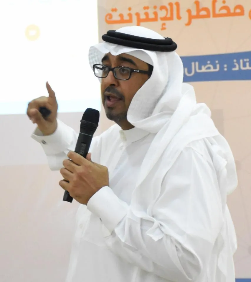 من سنابس.. آل مسيري محذرًا: طفل من بين 4 تعرض للتنمر إلكترونيًا.. وواحد من 6 قد يعترف