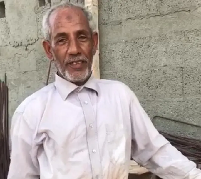 من الربيعية.. الحاجان تويريت يرويان حكاية 40 عامًا مع الحديد والأسمنت.. وبناء مسجد دارين