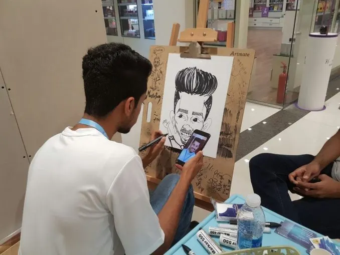 بمشاركة 14 فنانًا هاويًا في القطيف.. معرض «كراتين الخطيب»