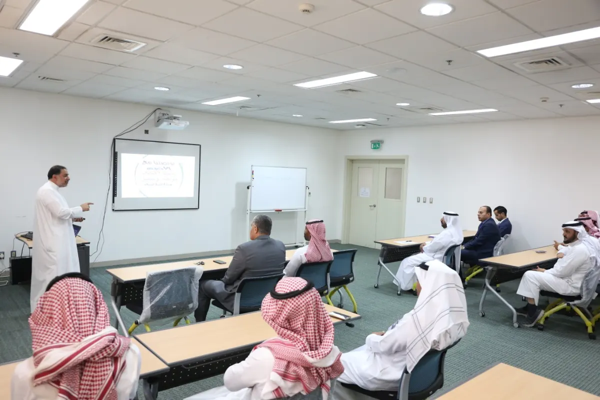 من القطيف.. الحمود ينقل أساسيات لغة الإشارة إلى جامعة الإمام عبدالرحمن بن فيصل