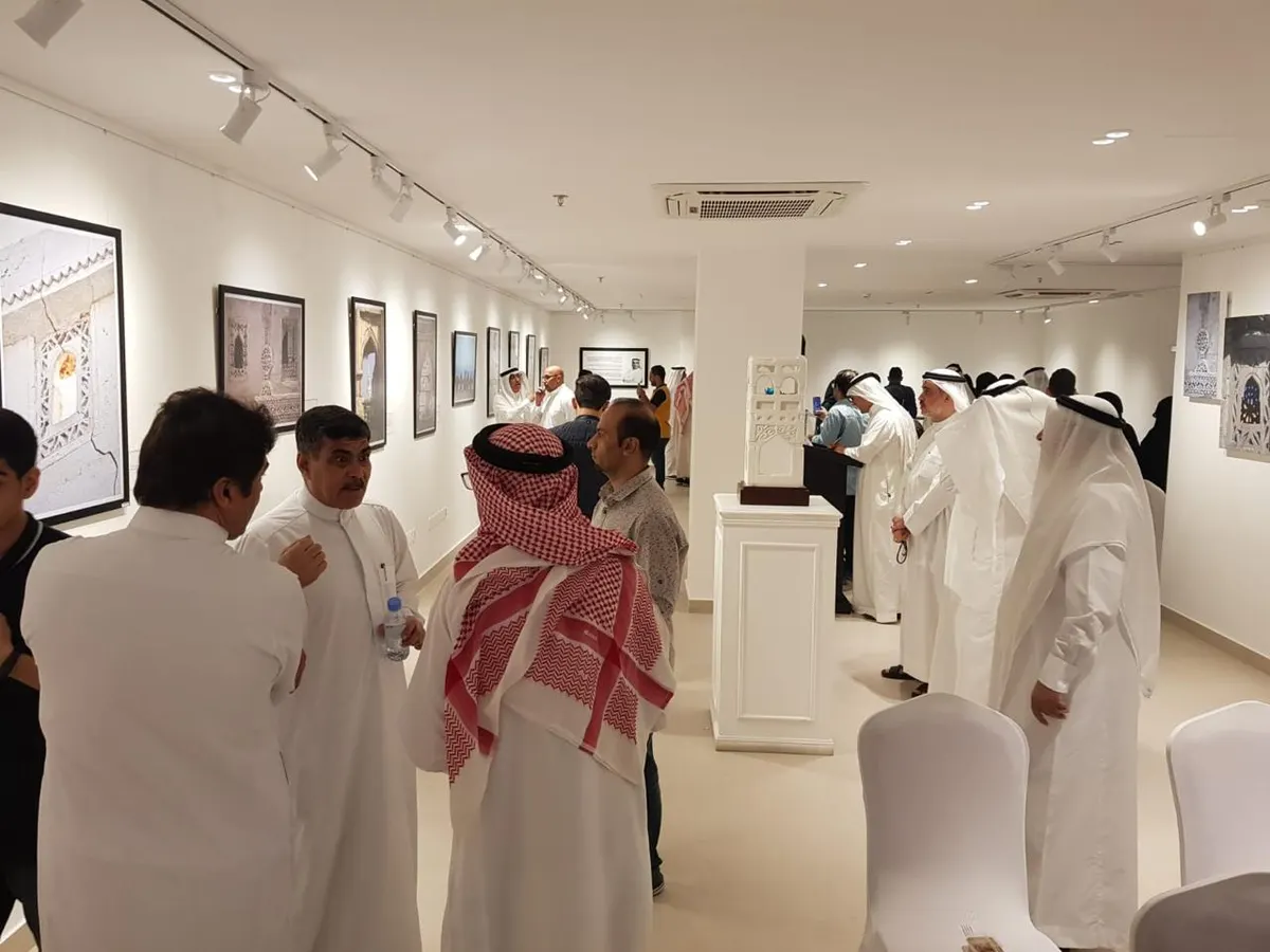 بـ23 لوحة و9 منحوتات.. هجلس يعيد زوار «ساف» إلى تاريخ القطيف القديم