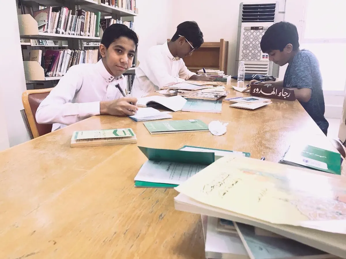 في القطيف.. المكتبة العامة تفتح أبوابها للطلاب والطالبات.. للمذاكرة