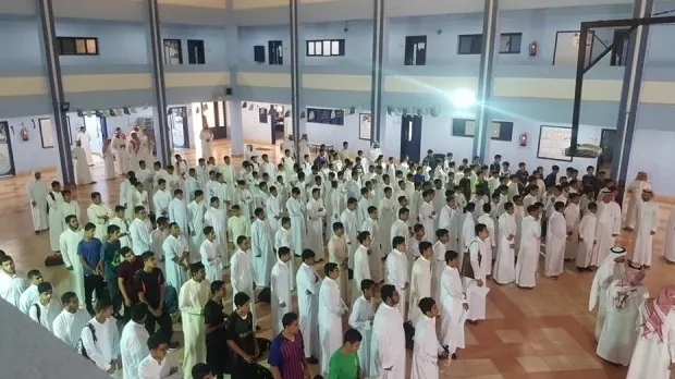 تعليم القطيف لقادة المدارس: تابعوا تأخّر وغياب الطلاب.. وثبّتوه في نظام «نور»