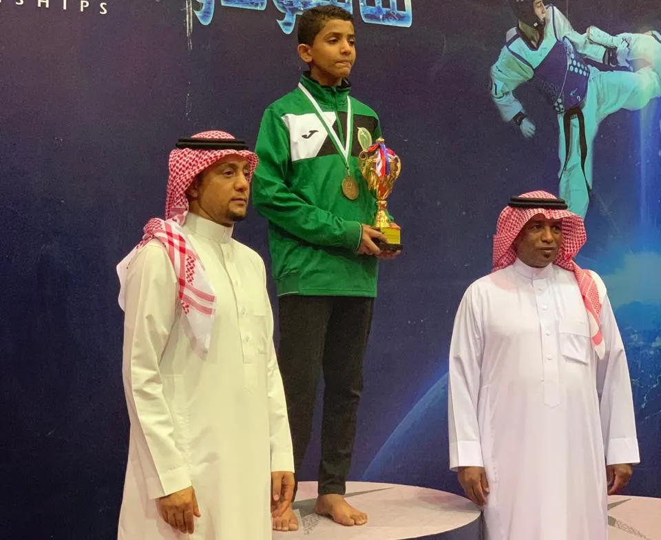 بعد عام من تقلده لقب أفضل لاعب في المملكة.. بطل تايكوندو سلام العوامية يخطف ذهبية الإمارات