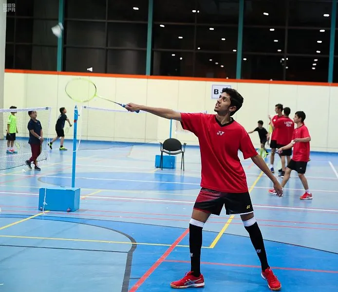 في القطيف.. مهارات «الريشة الطائرة» دورة تدريبية مجانية بنادي الحي
