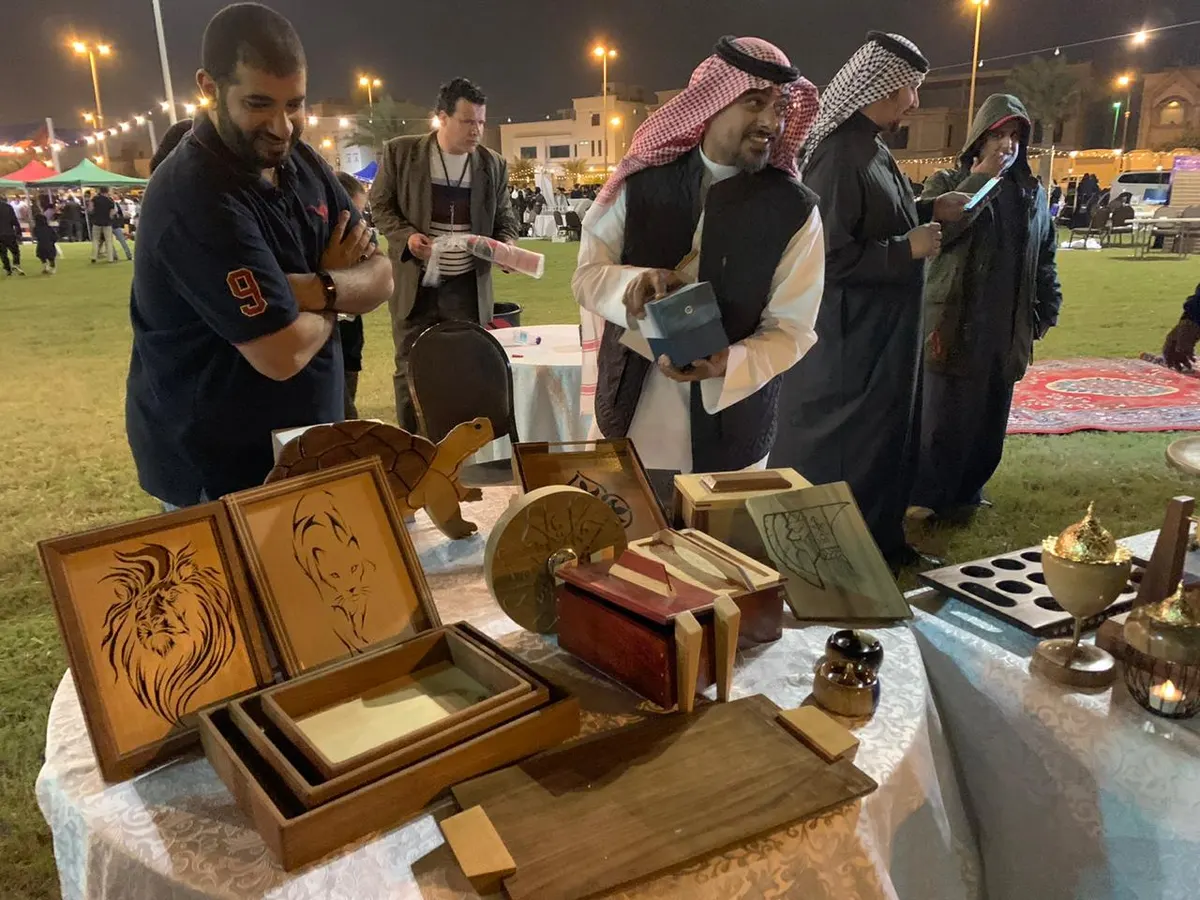 من الرياض.. السالم يزاحم صناع القطيف بخشبياته