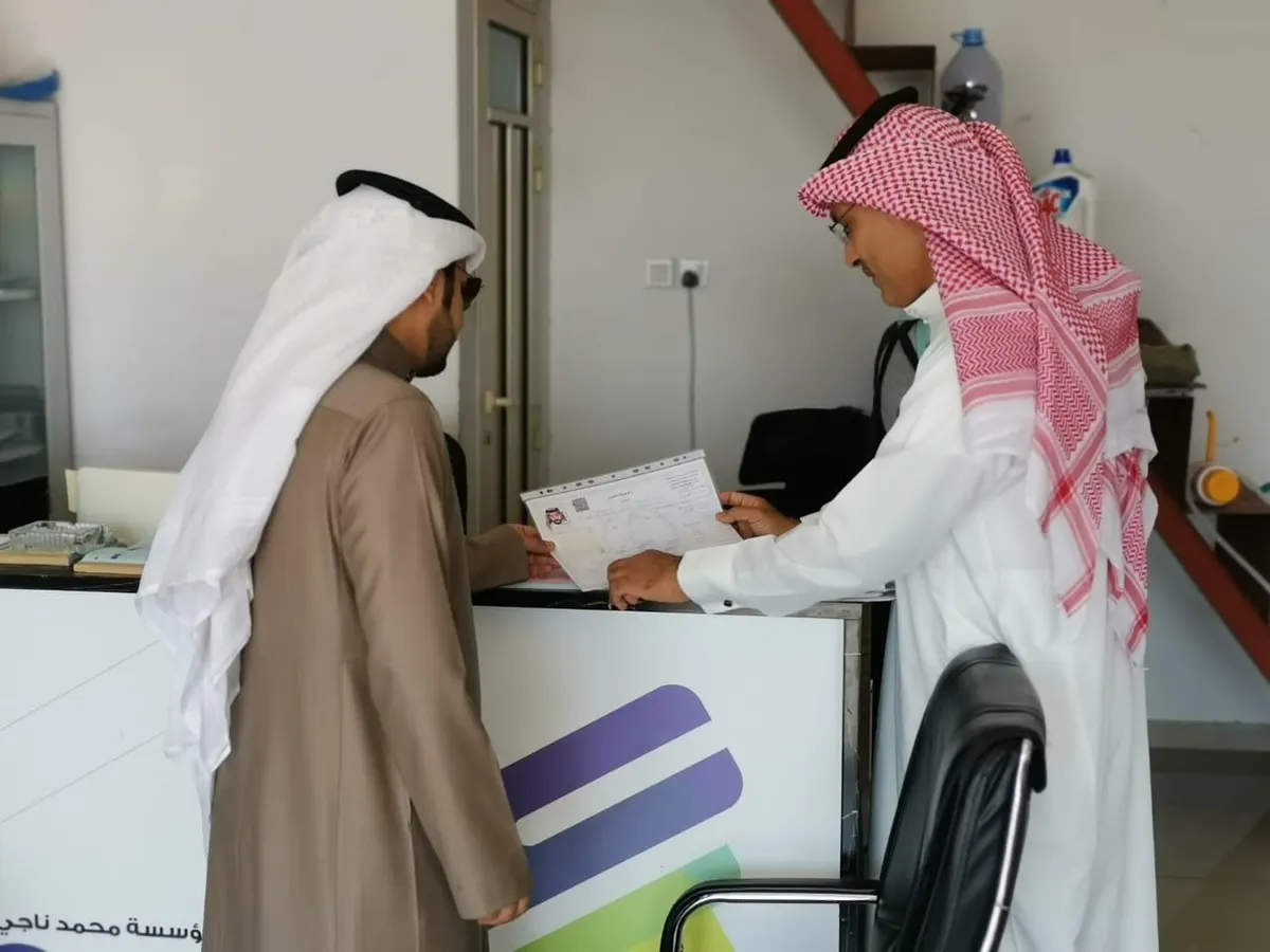 خلال شهر في تاروت.. البلدية تزور 195 محلًا وتضبط 226 كجم موادًا غذائية مخالفة