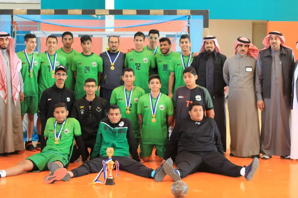 «السويكت» يتوج الخليل بن أحمد بطلًا لبطولة دوري كرة اليد بالقطيف