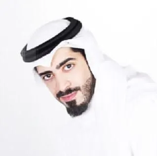 مصطفى في «القفص الذهبي»