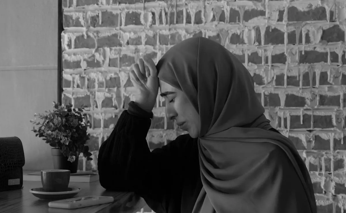 في دقيقتي صمت «حنين» العباس يصرخ بمعاناة زوجة تأخر حملها