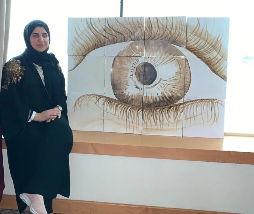 من القطيف.. «آل سيف» تحول مخلفات الحجر الصحي إلى لوحة فنية