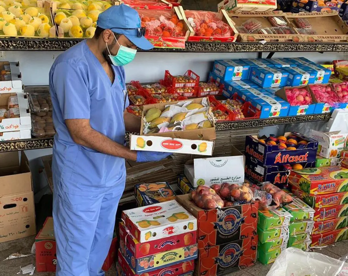 في تاروت.. ضبط ٣٠٠ كجم خضار وفاكهة فاسدة معروضة للبيع على المواطنين