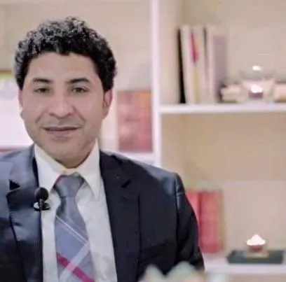 طفلي كلامه غير مفهوم.. كيف أساعده.. العوامي يجيب: نوعوا في تعابير وجوهكم وأصواتكم