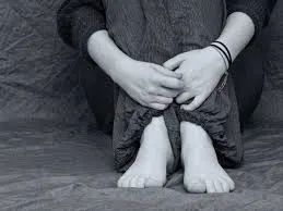 من منصة الفرج.. اختصاصية إرشاد نفسي تحذر: المراهقة قد تؤدي للاكتئاب.. ولا للحماية الزائدة