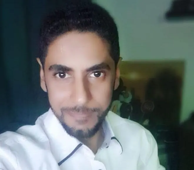 من الخويلدية.. فرشاة آل قاسم تختزل صور ثلاثة من فوتوغرافيي القطيف بـ لوحتين