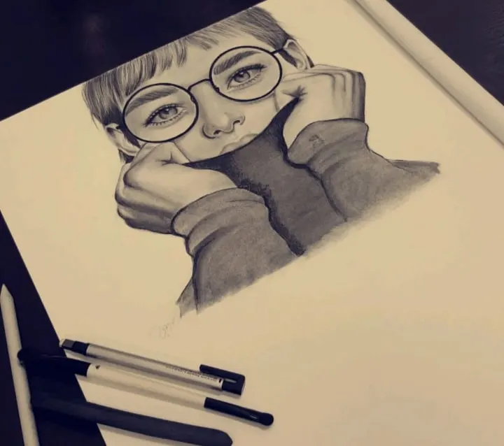 من سنابس.. آل إبراهيم.. نهلت من أمها أسرار الفن.. وتنقلت أناملها بين الفرشاة والمقص والإبرة