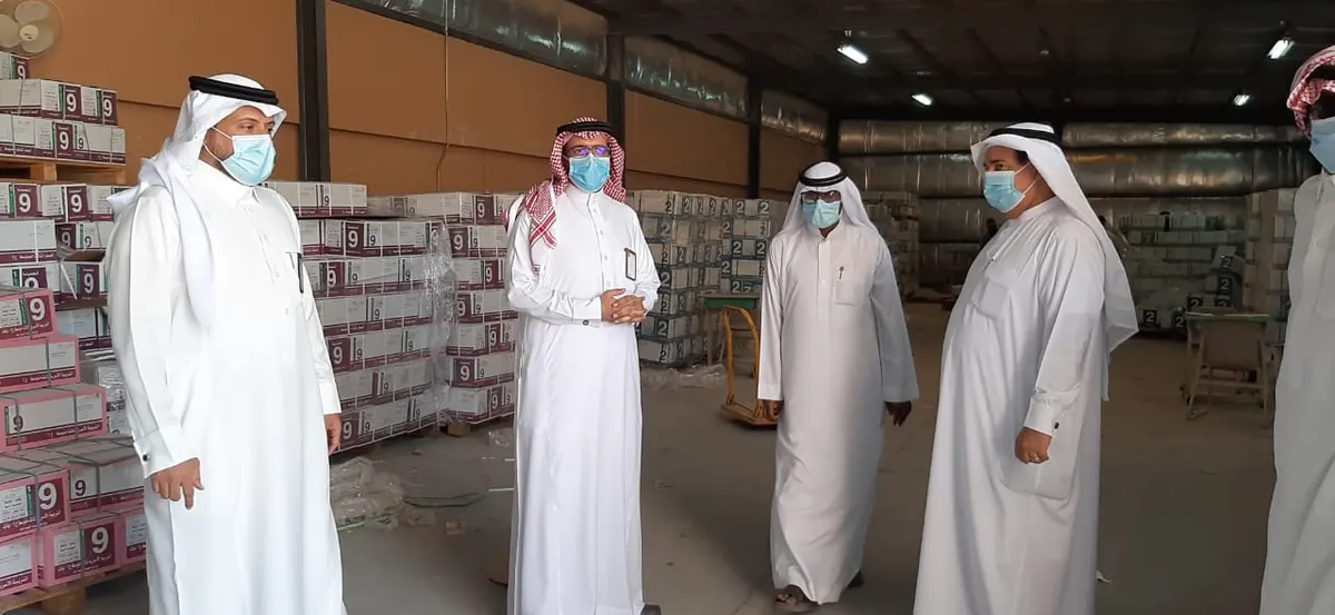 استعدادًا للعام الجديد.. مدير تعليم القطيف يزور المستودعات ويتابع ترحيل المقررات الدراسية