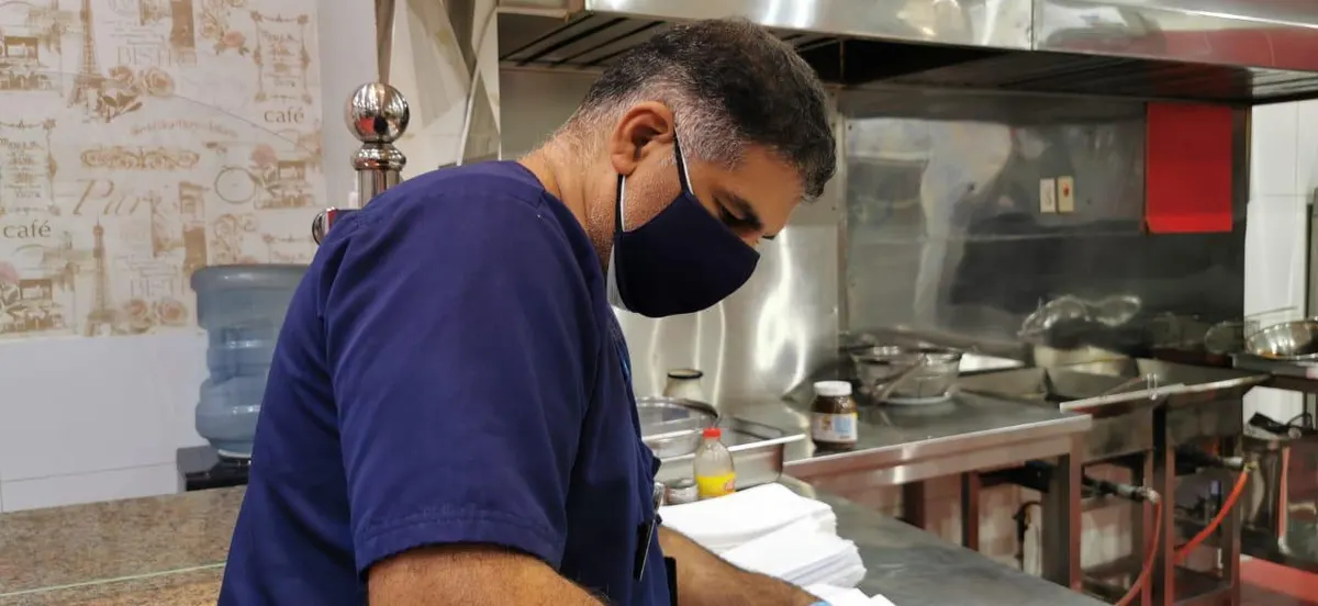 بعد 505 زيارات خلال شهر.. بلدية عنك تنذر 238 محلًا مخالفًا.. وتغلق 3 أخرى