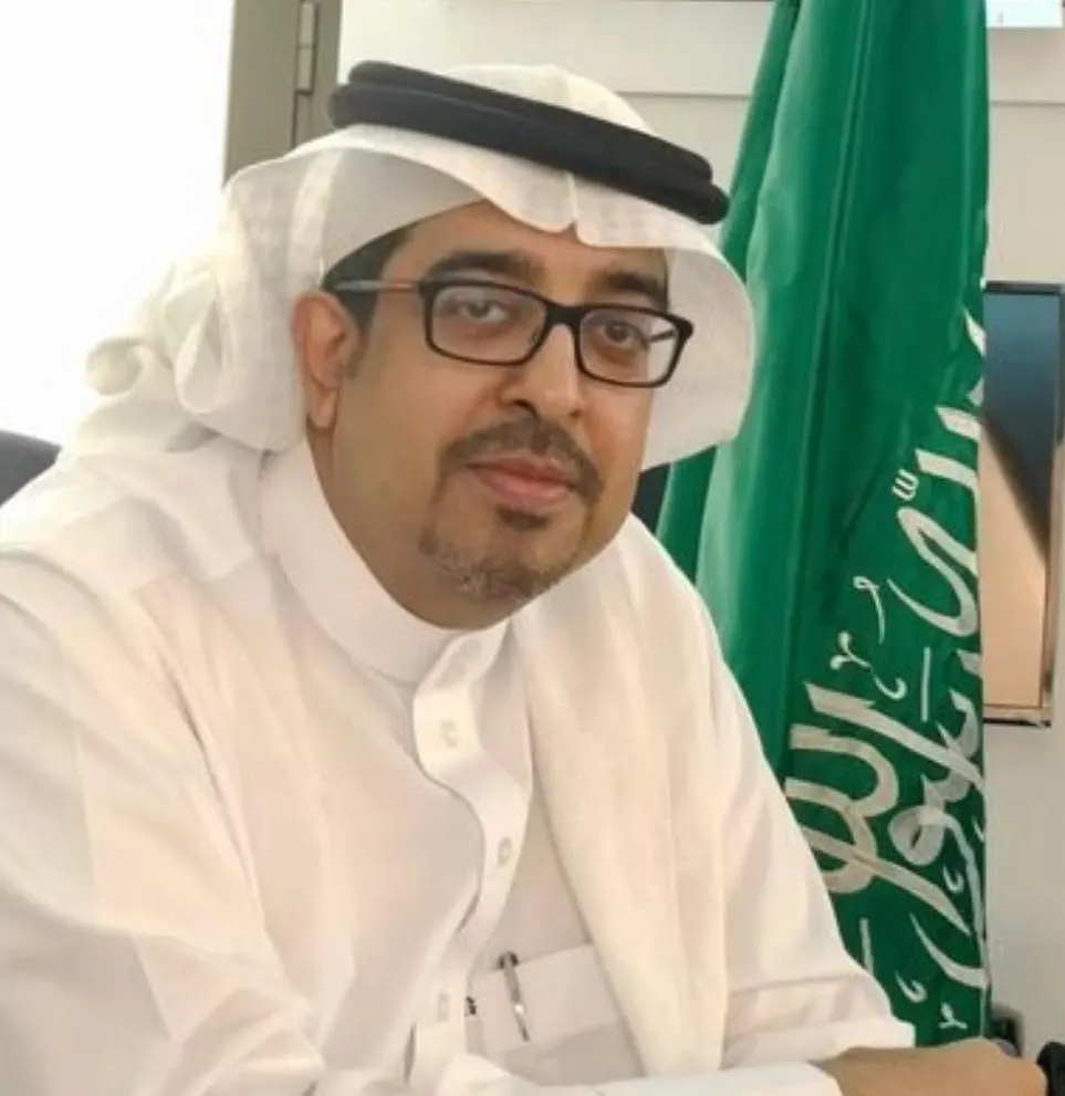 نظير جهوده المتميزة.. الخدمات الإرشادية بتعليم القطيف تُكرم «آل مسيري»