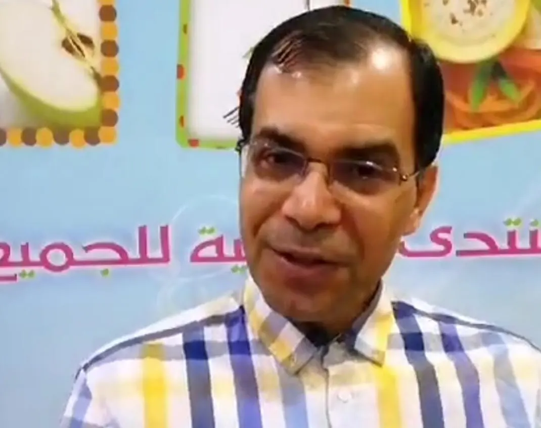 في حديثه عن سمنة الطلاب وقت الدراسة عن بعد.. العسيف: نظفوا بيوتكم من «الخرابيط»